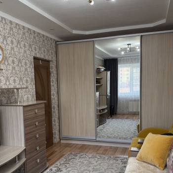 Продается 1-комнатная квартира, 35 м²