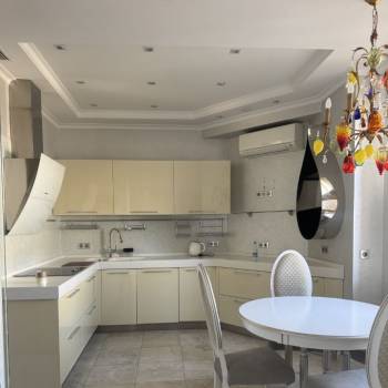 Сдается Многокомнатная квартира, 168 м²