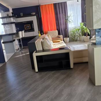 Сдается Многокомнатная квартира, 90 м²