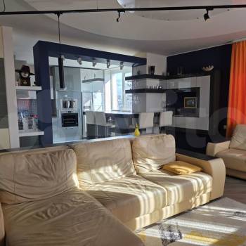 Сдается Многокомнатная квартира, 90 м²