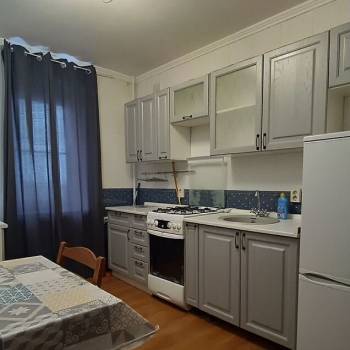 Сдается 1-комнатная квартира, 49 м²