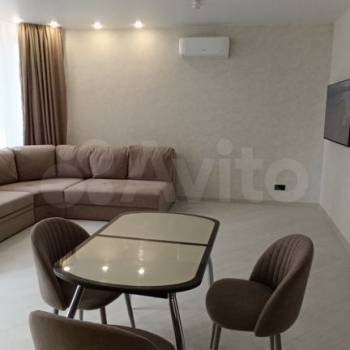 Сдается 1-комнатная квартира, 52 м²