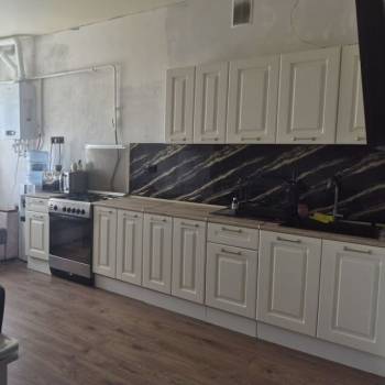 Продается 1-комнатная квартира, 49 м²