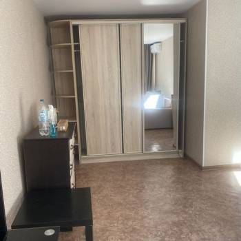 Продается 1-комнатная квартира, 32 м²