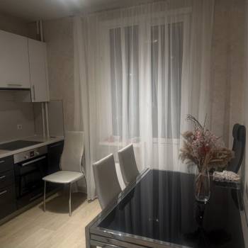 Продается 1-комнатная квартира, 38 м²