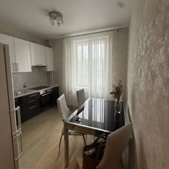 Продается 1-комнатная квартира, 38 м²