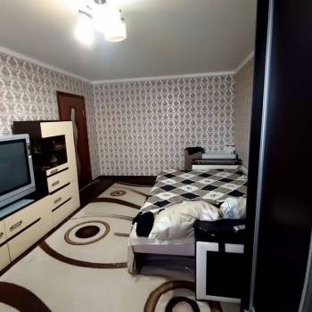 Продается 1-комнатная квартира, 35 м²