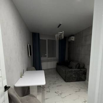 Сдается 1-комнатная квартира, 100 м²