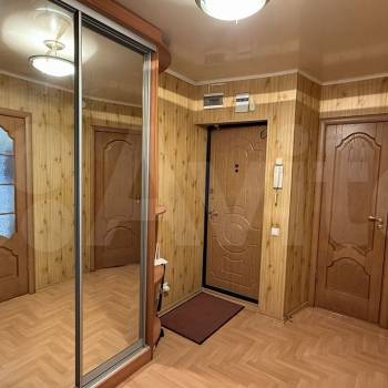 Продается 1-комнатная квартира, 63,6 м²