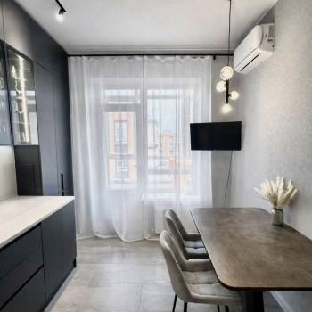 Продается 1-комнатная квартира, 74 м²