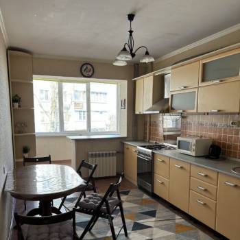 Сдается Многокомнатная квартира, 80 м²