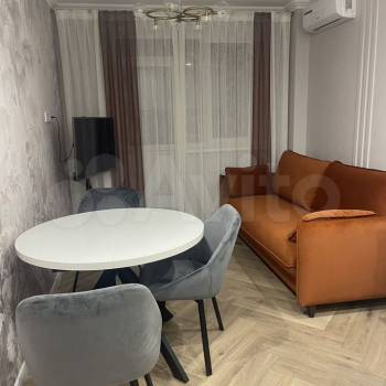 Сдается 1-комнатная квартира, 56 м²