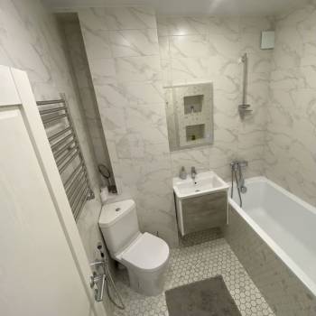 Сдается 2-х комнатная квартира, 90 м²