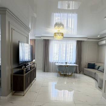 Продается 3-х комнатная квартира, 830 м²