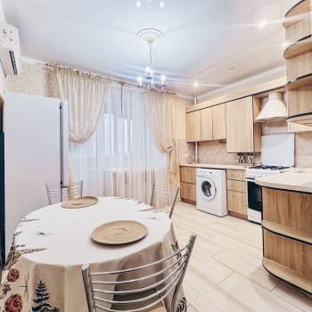 Сдается 1-комнатная квартира, 42 м²
