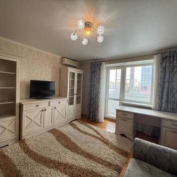 Сдается 1-комнатная квартира, 38 м²