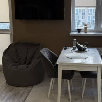 Продается 1-комнатная квартира, 42 м²