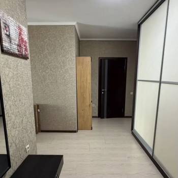 Сдается 1-комнатная квартира, 84 м²