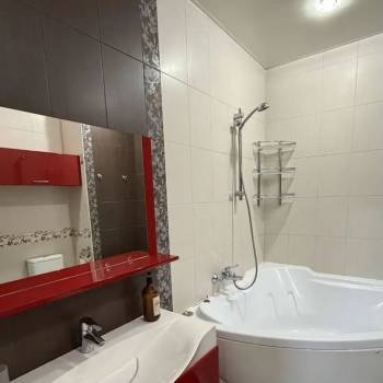 Сдается 1-комнатная квартира, 84 м²