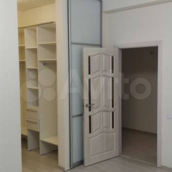 Сдается 1-комнатная квартира, 49 м²