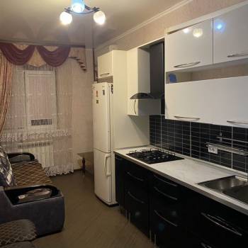 Сдается 1-комнатная квартира, 70 м²