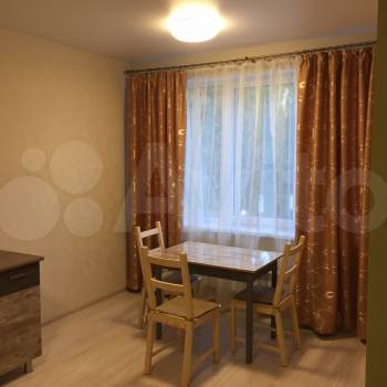 Сдается 1-комнатная квартира, 42 м²