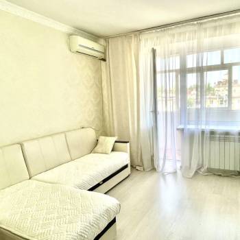Сдается 1-комнатная квартира, 37 м²