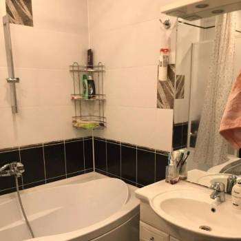 Продается 1-комнатная квартира, 42,7 м²