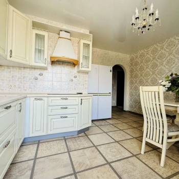 Сдается 2-х комнатная квартира, 75 м²