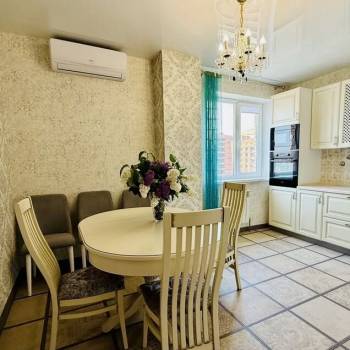 Сдается 2-х комнатная квартира, 75 м²