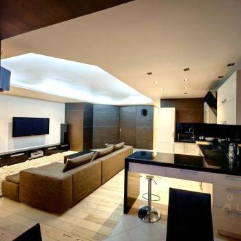 Сдается 2-х комнатная квартира, 92 м²