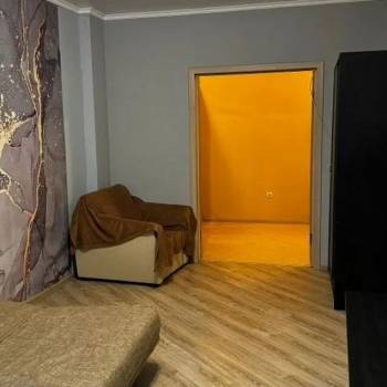 Сдается 1-комнатная квартира, 56 м²
