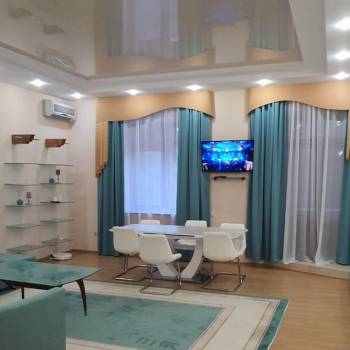 Сдается 2-х комнатная квартира, 100 м²
