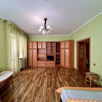 Сдается 1-комнатная квартира, 52 м²