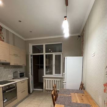 Сдается 1-комнатная квартира, 50 м²