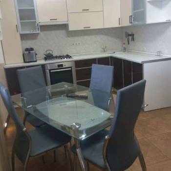 Сдается 1-комнатная квартира, 54 м²