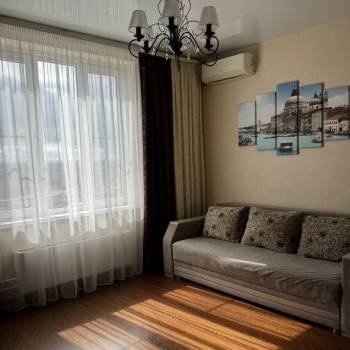 Сдается 1-комнатная квартира, 38 м²