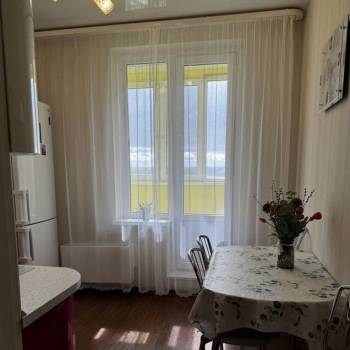Сдается 1-комнатная квартира, 38 м²