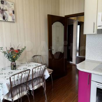 Сдается 1-комнатная квартира, 38 м²