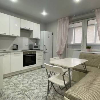 Сдается 1-комнатная квартира, 43 м²