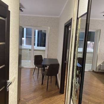 Сдается 1-комнатная квартира, 42 м²