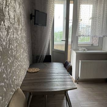 Сдается 1-комнатная квартира, 42 м²
