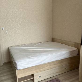 Сдается 1-комнатная квартира, 42 м²