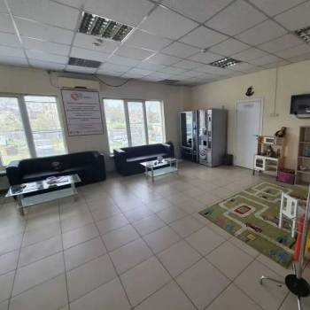Сдается Нежилое помещение, 700 м²