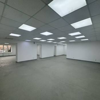 Сдается Нежилое помещение, 180,7 м²