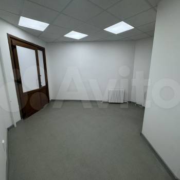Сдается Нежилое помещение, 180,7 м²