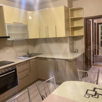 Сдается 1-комнатная квартира, 40 м²