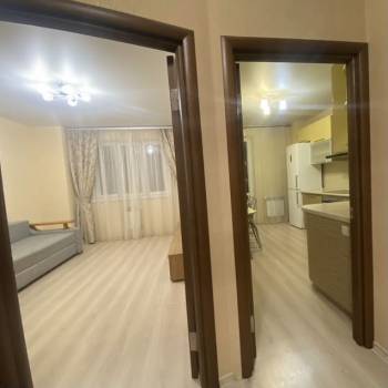 Сдается 1-комнатная квартира, 40 м²