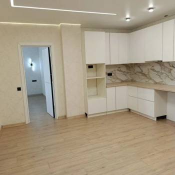 Продается 1-комнатная квартира, 70 м²