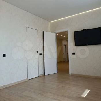 Продается 1-комнатная квартира, 70 м²